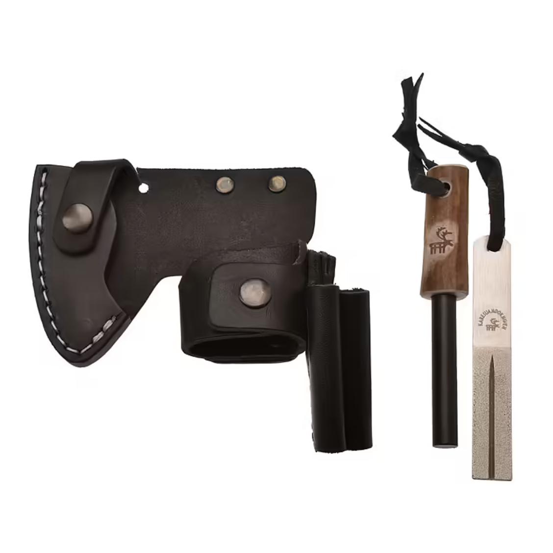 Karesuando Metsämies Hätä - High Carbon L - Bushcraft Axt mit Diamantschleifstein, Feuerstahl und Lederscheide