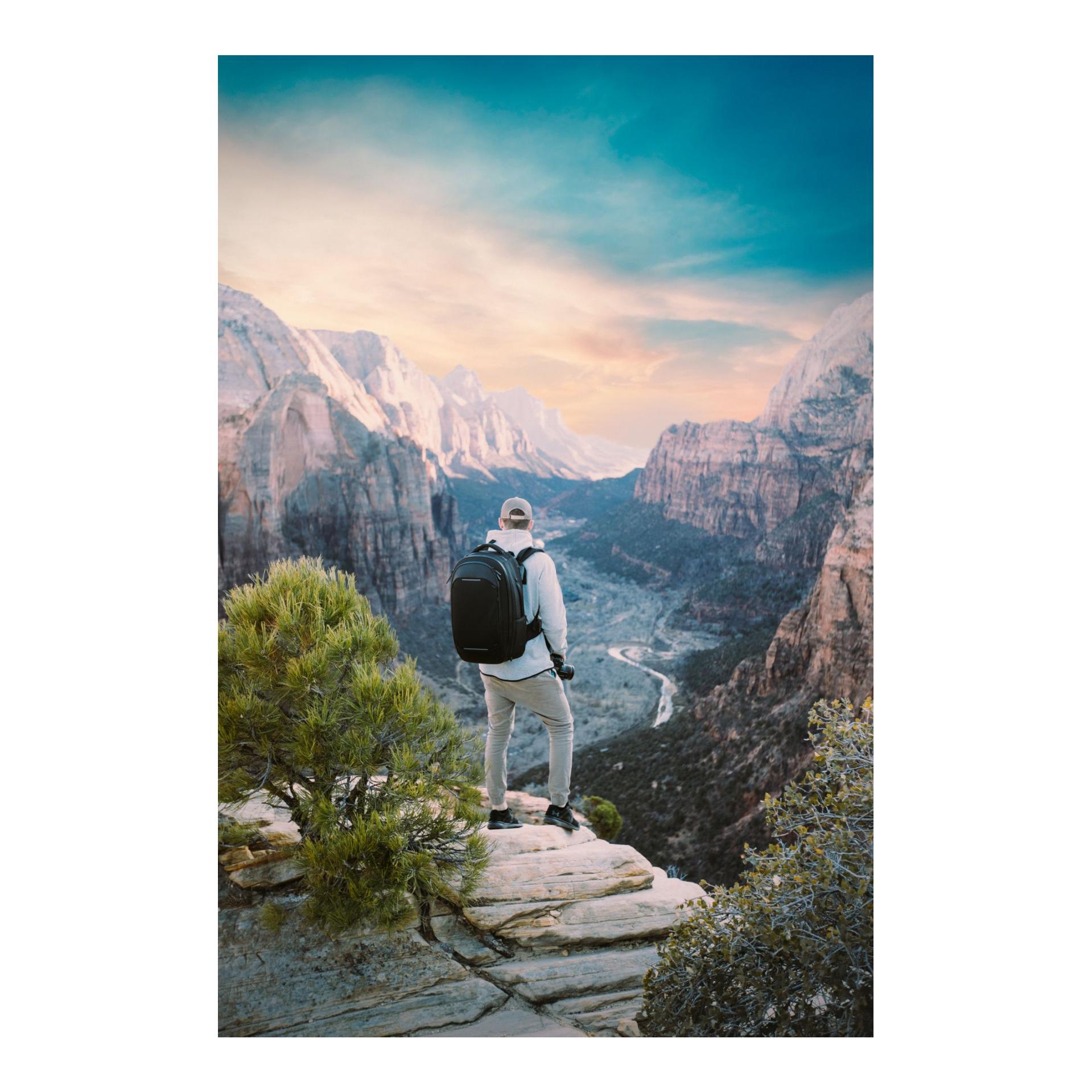 Gomatic Navigator Travel Pack 32L - Schwarz