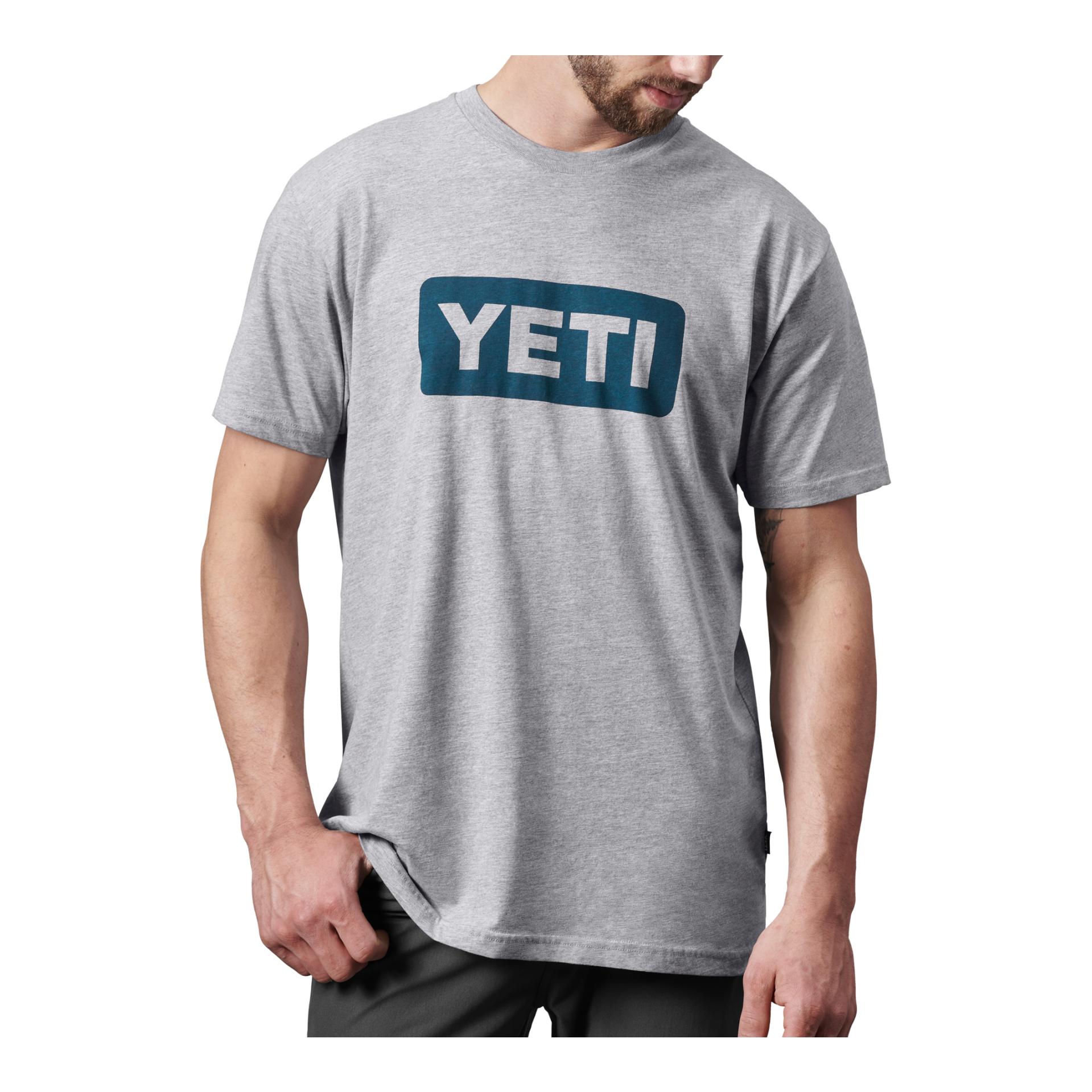 YETI Logo Badge Short Sleeve – T-shirt