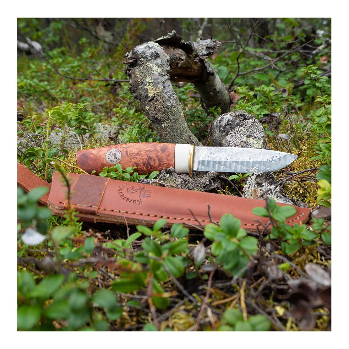 Karesuando Galten - Exklusiv Damasteel Nordic Light - Jagdmesser mit Diamantschleifstein und Lederscheide