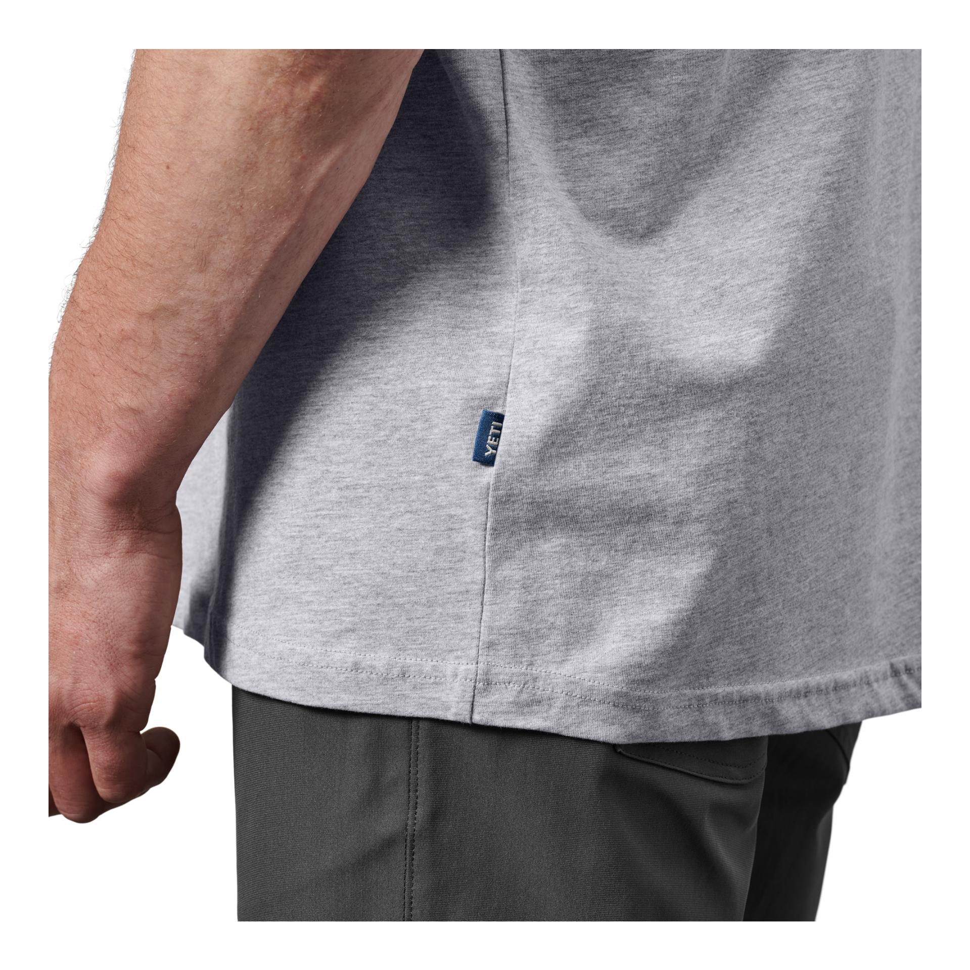 YETI Logo Badge Short Sleeve – T-shirt