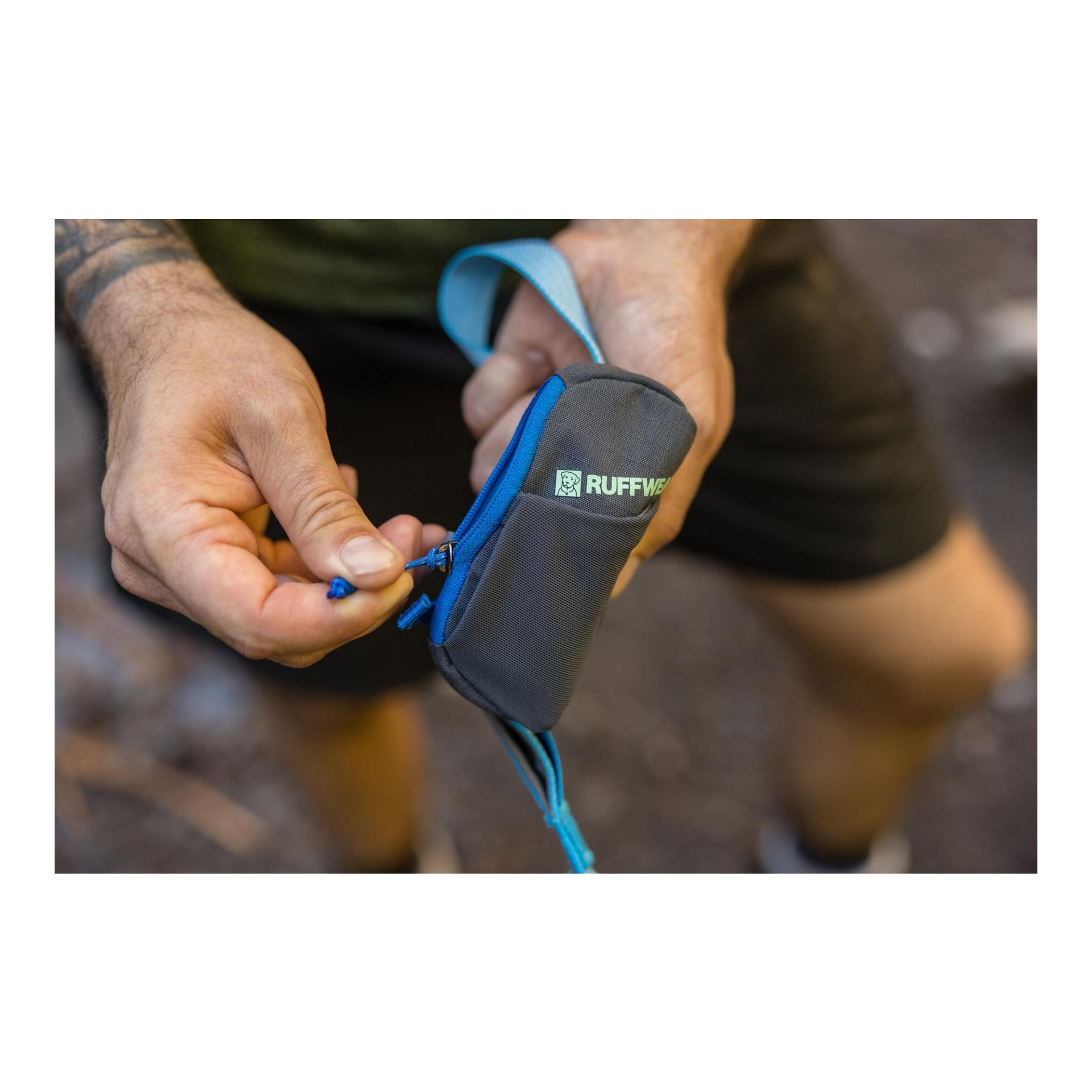 Ruffwear Stash Bag Mini™ Distributeur de sacs à crottes